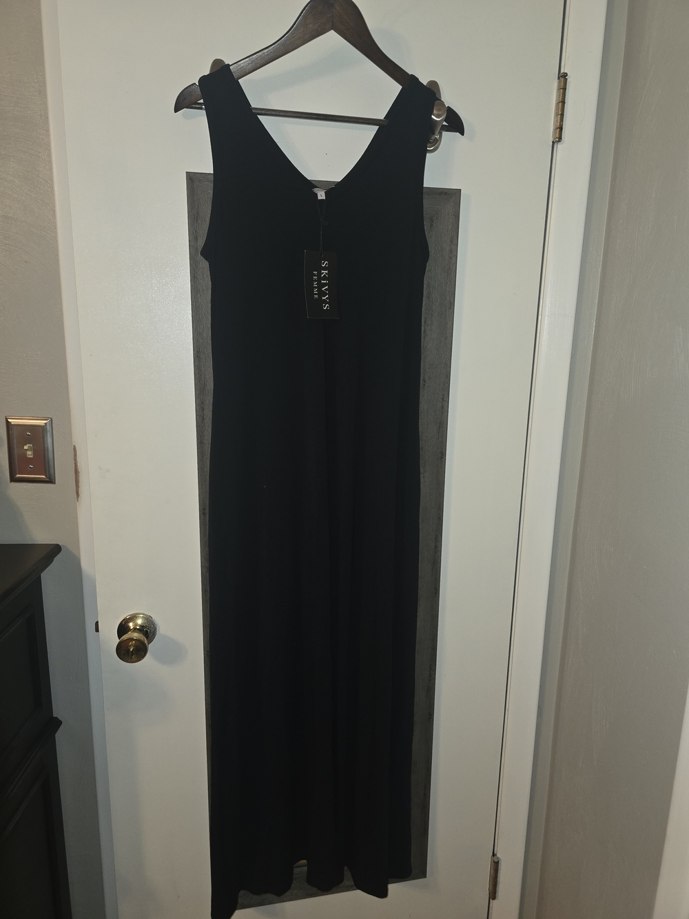 Skyys Black V-Neck Sleeveless Maxi Dress